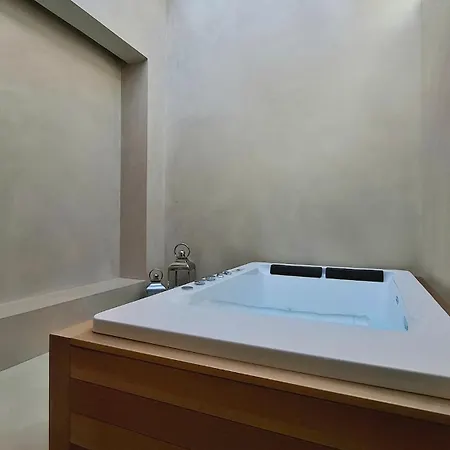 펜션 Sideros - Dimora Di Benessere Con Idromassaggio 